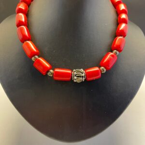 Ketting met koraal tonnetjes